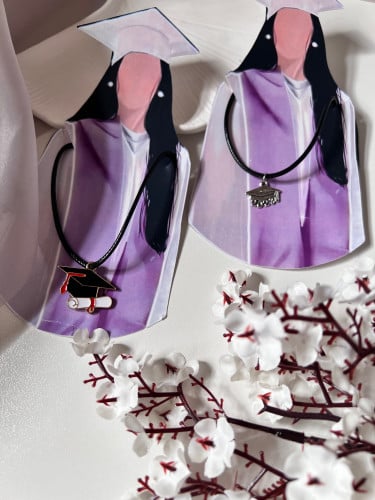 ثيم مع سلسال تخرج