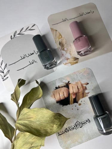 ثيم ملكة مع مناكير