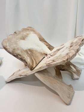 استاند مصحف او كتب رخامي