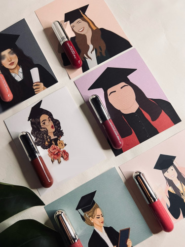 ثيم تخرج مع روج