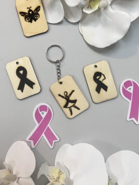 تعليقه خشبية