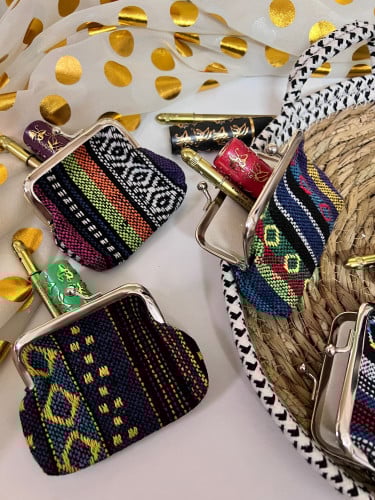 توزيعات شنطة مع روج وكحل