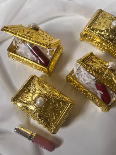 صندوق توزيعات ذهبي مع روج