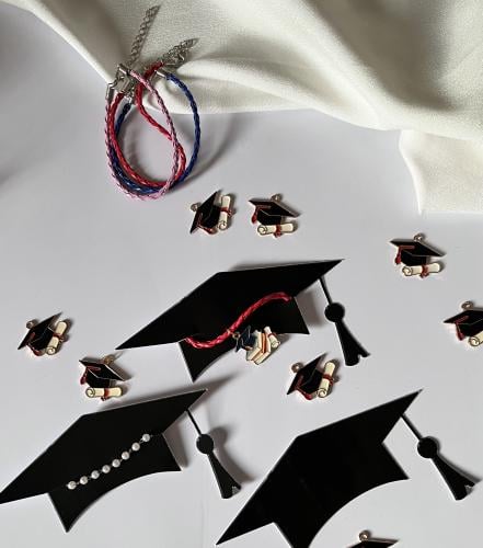 ثيم قبعه تخرج مع اسواره