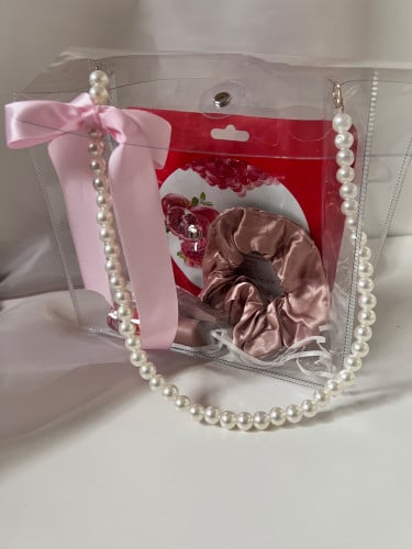 هدية شنطه شفافه