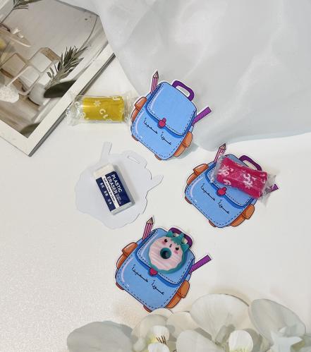 ثيم العودة الى المدرسة مع ممحاة