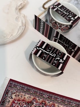 بوكس توزيعات فنجان مع ثيم تصميم حسب الطلب 6 حبات