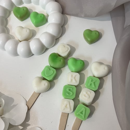 ثيم اليوم الوطني  مع شمع معطر