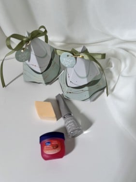 توزيعات هدايا