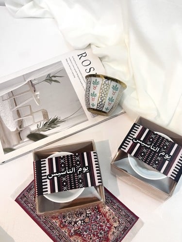 بوكس فنجان مع ثيم تصميم حسب الطلب