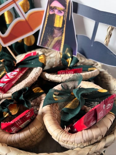 مجموعه توزيعات 12 حبه مع سله