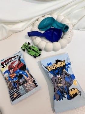 توزيعات اكياس شبس ثيم ابطال خارقين