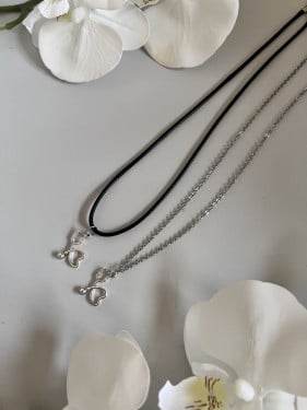 سلسال مع تعليقه سماعه طبيب