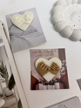 ثيم عقد قران مع شمعة معطرة