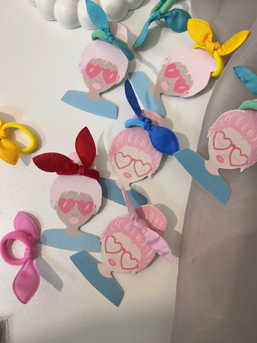 ثيم للاطفال مع ربطة