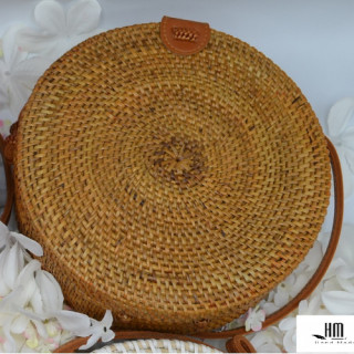 حقيبة من الخوص الطبيعي