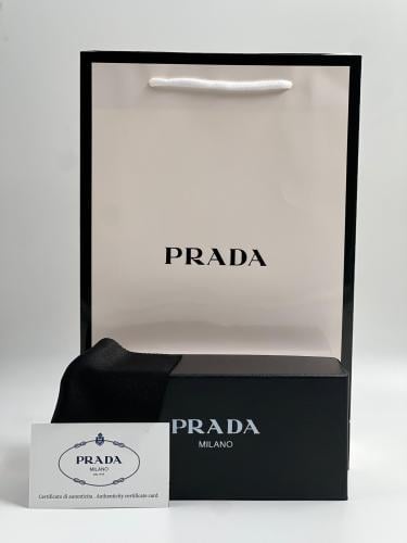 ملحق برادا Prada