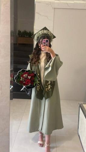 عبايه تخرج زيتي