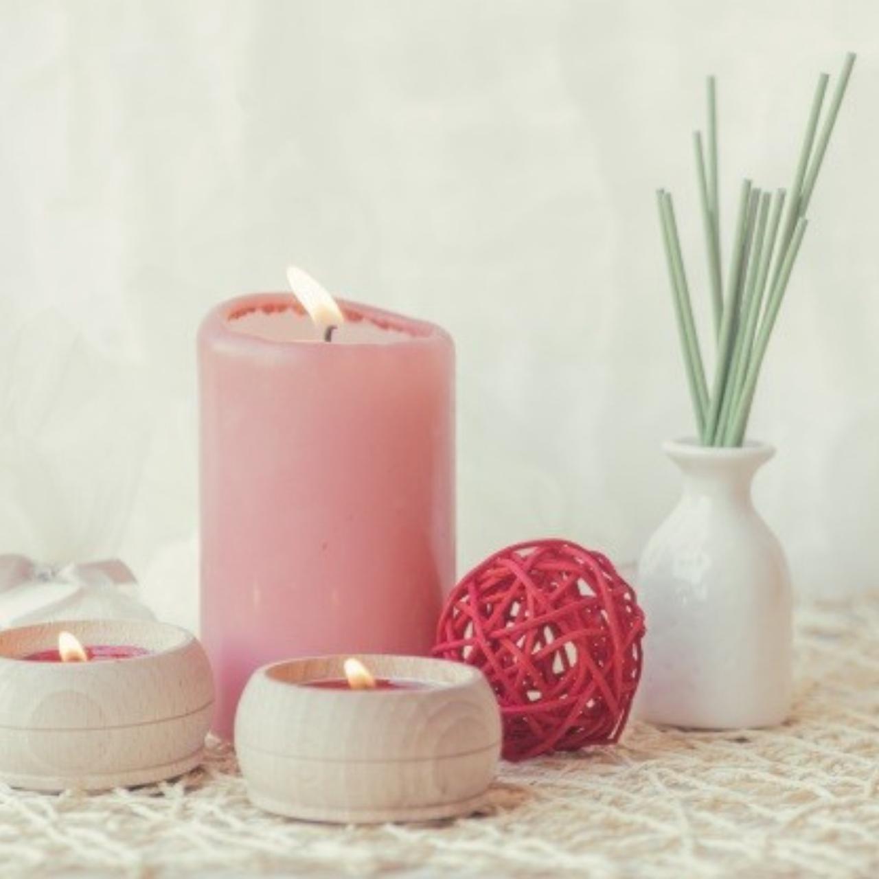 شموع و عيدان معطرة