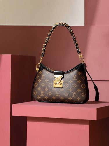 ORDER] Áo thun Louis Vuitton tay bèo