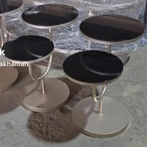 طاولة خدمه