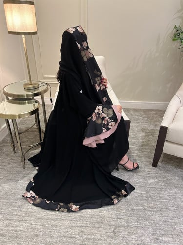 عباية قمر