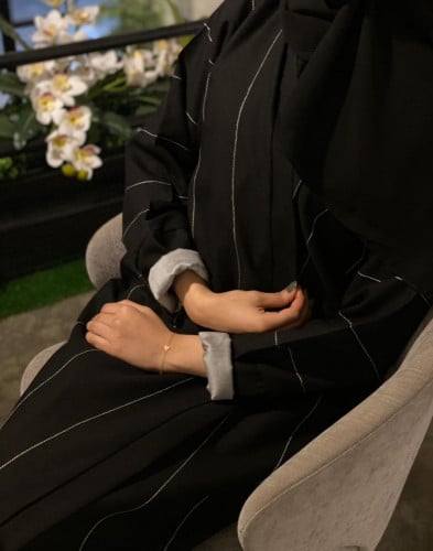 عبايه بقماش كريب صيفي بارد تفصيل حسب الطلب