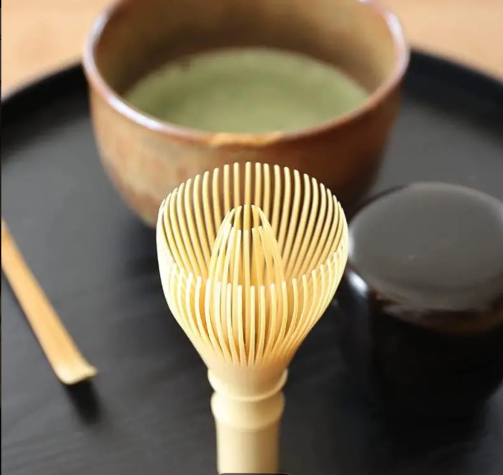 فرشاة خفق الماتشا- بلاستك