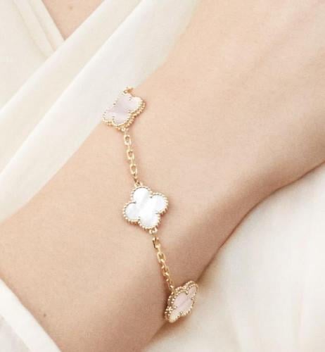 اسورة فان كليف أبيضVan Cleef & Arpels