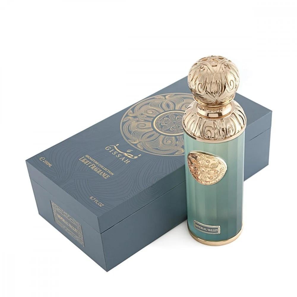 عطر امبريال فالي مع تنسيق ورد