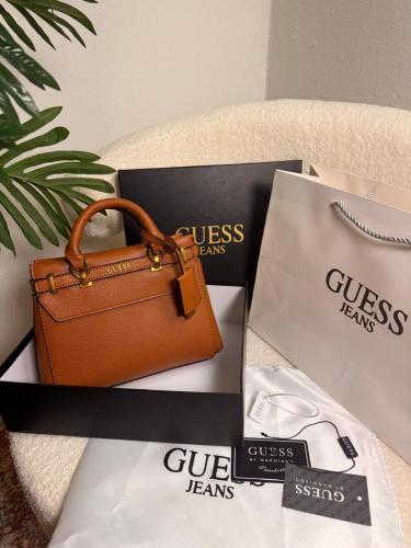 شنـط GUESS هاي كـوالتي الملحقات درجه اولى