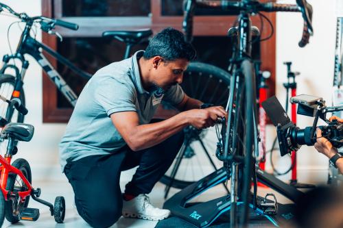 صيانة للدراجة