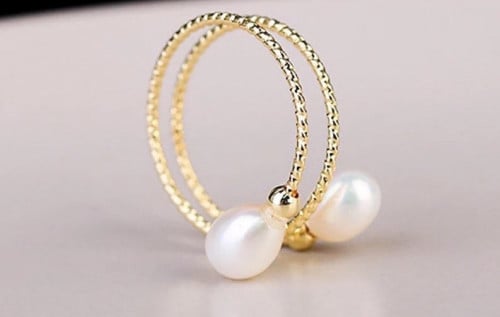 خاتم ذهبي بأطراف من اللولو