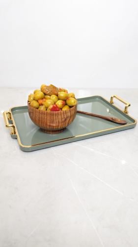 زيتون أخضر بصلصة حارة