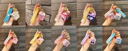 ميدالية مكعب هالو كيتي - Hello Kitty cube Keychain