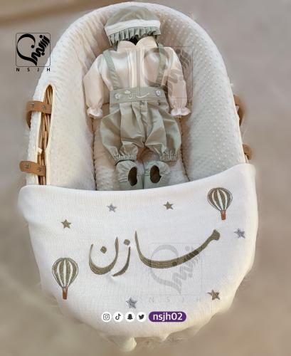طقم استقبال مواليد مع تطريز