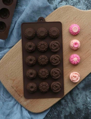 قالب سيليكون اشكال منوعه للشكولاته / قوالب شكولاه حجم صغير  (قطعه واحده)