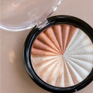 اوفرا NIKKIETUTORIALS Everglow Highlighter