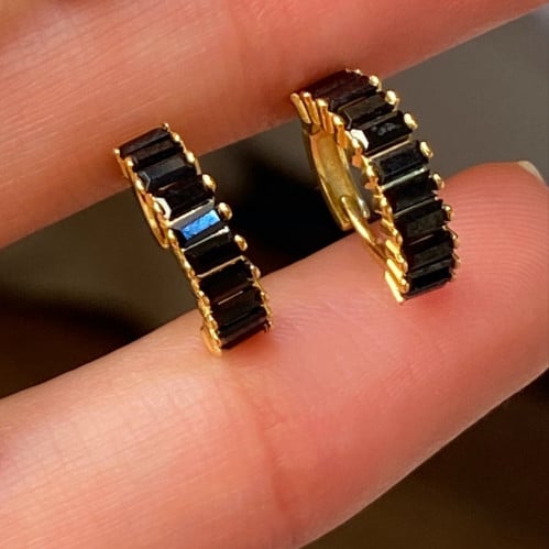 ( E ) earring  "Black "