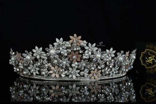 تاج من الزراكوان تصميم ورد