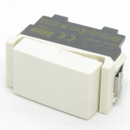 مفتاح مفرد 3 خط شركة VIMAR موديل 17003