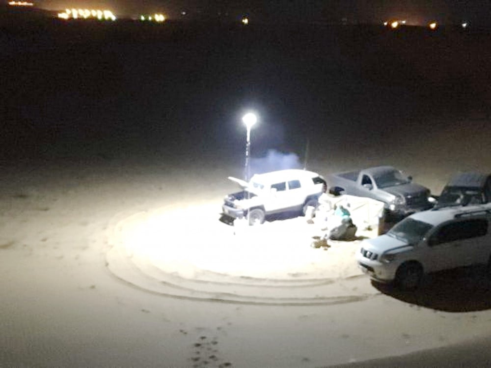 أضواء كشافات مصابيح التخييم سنارة قابلة للطي بإرتفاع 5 متر خمس شرائح