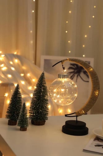 مصباح القمر مضئ