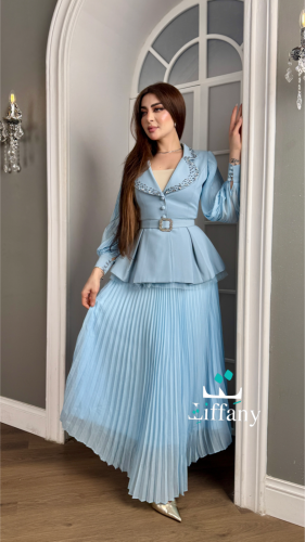 طقم مميز بعدة الوان