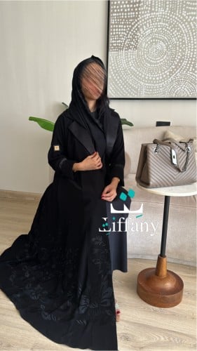 عبايه بتطريز اسود انيقه