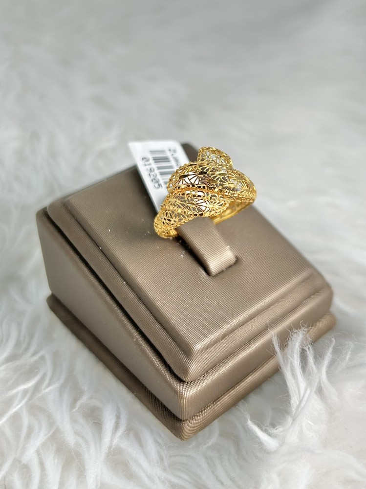 18 karat gold ring, weight 4.07 grams - زمرد ذهب و الماس