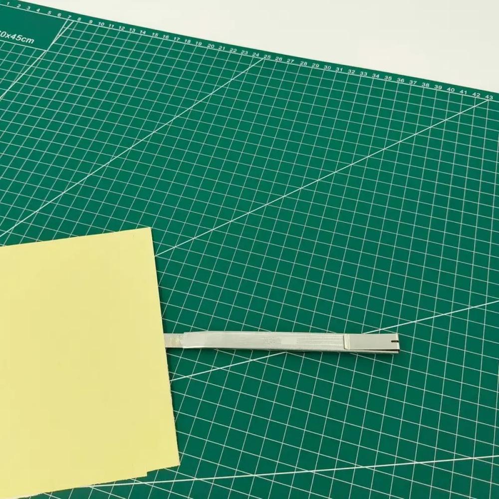 لوح تقطيع فينيل مقاس A2 اخضر