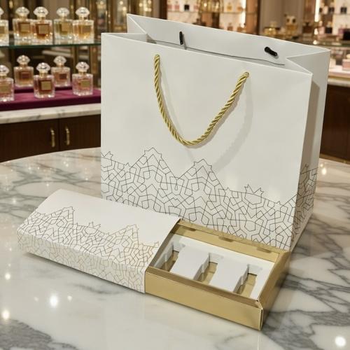 كيس اهداء وعلبة تولات