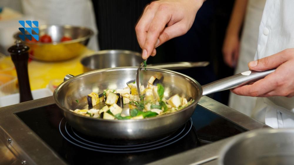 دراسة جدوى مطعم سحابي: كيف تبدأ مشروعك بنجاح مع سما دراسات