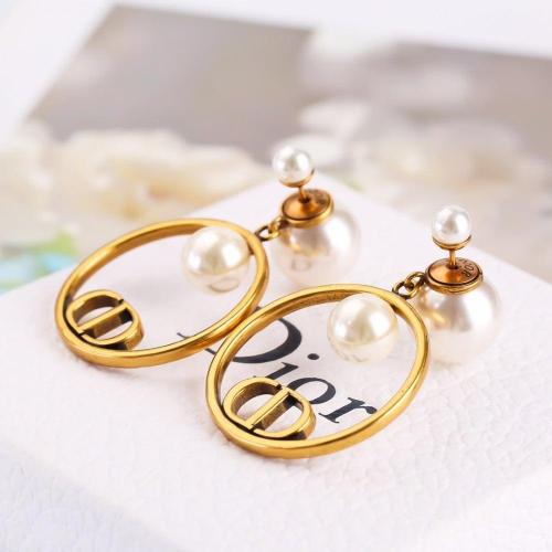 حلق ديور Dior مميز